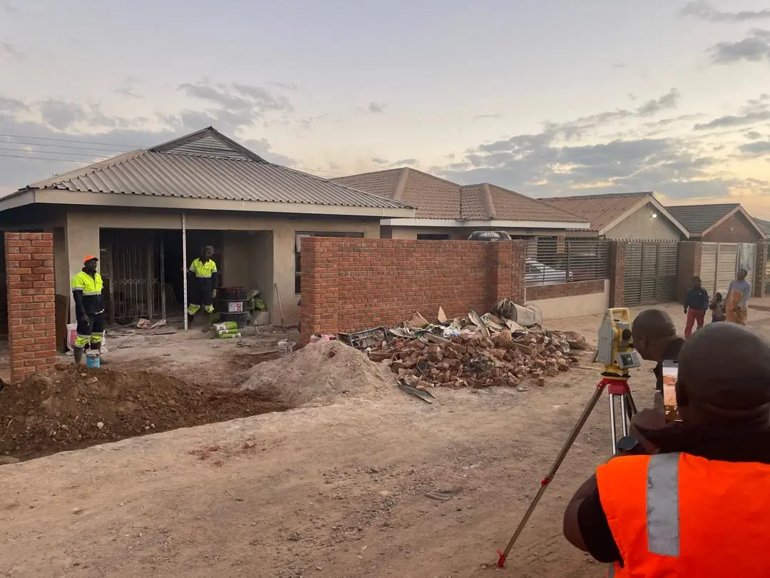 Globpave team working on a residential building project