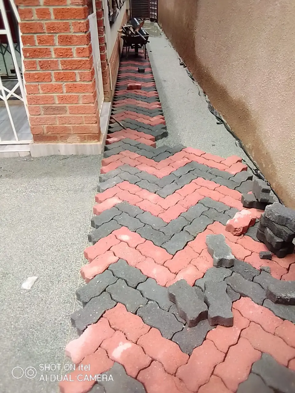 Two tones in herringbone